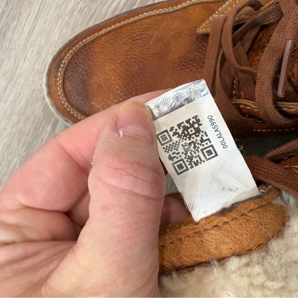 UGG Australia Brown Women's Garrin High Top Sneaker Shearling Booties 9 EU 40.5 - Picture 8 of 10